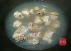 当归山药猪蹄汤的做法图解2