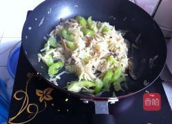 萝卜丝炒小鱼干的做法图解7