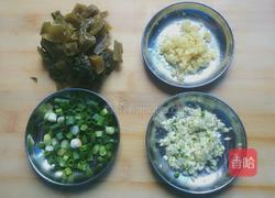 酸菜粉丝汤的做法图解2