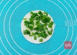 葱油饼的做法图解2
