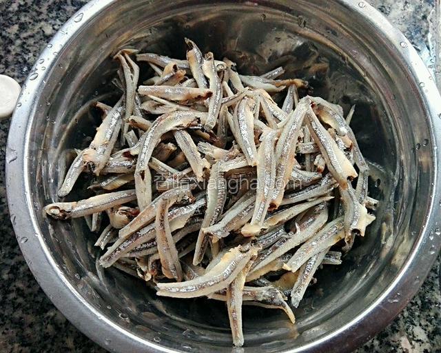咸鱼仔洗干净