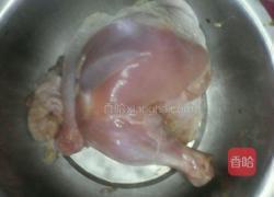 煎鸡腿肉的做法图解1