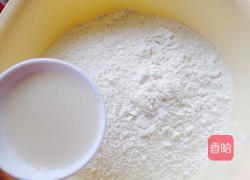 香菇粉丝鲜肉包的做法图解1