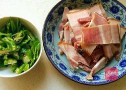 青椒腊肉的做法图解2