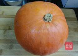 蛋黄焗南瓜的做法图解1