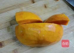 蛋黄焗南瓜的做法图解2