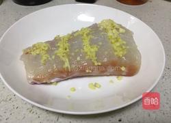 豆瓣蒸龙胆石斑的做法图解2