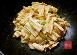 香芹腐竹炒肉片的做法图解8