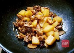 土豆烧鸡块的做法图解8