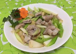 蒜苗炒龙胆石斑鱼肚