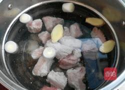 排骨玉米汤(清炖)的做法图解3