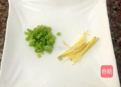 黄翅鱼汤的做法图解3