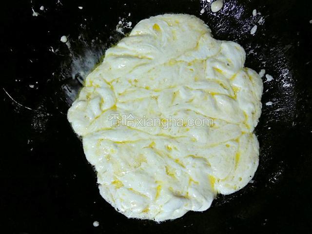 熬煮至棉花糖软化，和黄油完全混合融化一起。