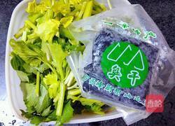 香芹炒臭干的做法图解1