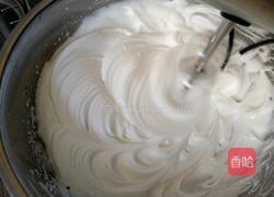 沙拉肉松双色海绵蛋糕卷的做法图解5