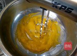 沙拉肉松双色海绵蛋糕卷的做法图解8