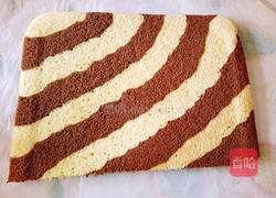 沙拉肉松双色海绵蛋糕卷的做法图解24