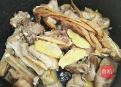 清炖羊肉、当归的做法图解3