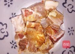 香糯小米蒸排骨的做法图解1
