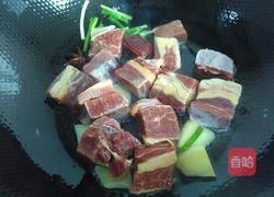 土豆烧牛肉的做法图解4