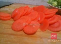 菜花炒胡萝卜的做法图解2