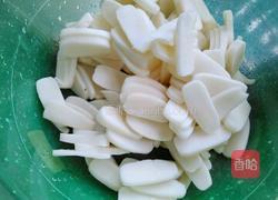 荠菜肉丝炒年糕的做法图解3