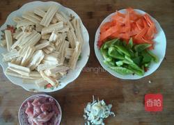 肉炒腐竹的做法图解1