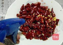 干煸辣子鸡的做法图解3