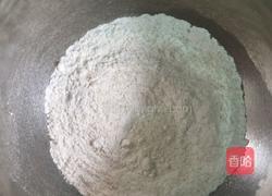 牛奶鸡蛋饼的做法图解2