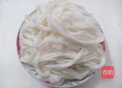 干炒河粉的做法图解1