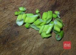 蘑菇鸡蛋汤的做法图解2