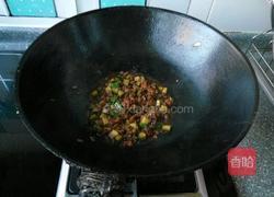 肉末鸡蛋炒米饭的做法图解5