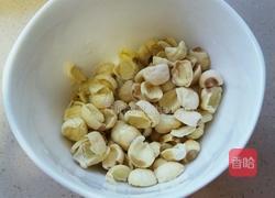 银耳莲子羹的做法图解3