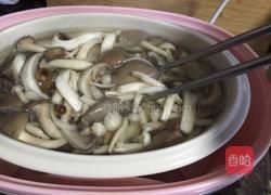 菌菇排骨汤的做法图解5