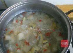 银耳雪梨美颜汤的做法图解4