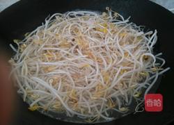 炝炒绿豆芽的做法图解2
