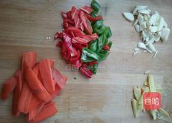 蒜苗炒肉皮的做法图解2