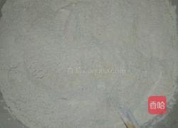 黑米面小刺猬馒头的做法图解1