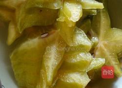 酸杨桃焖大眼鸡的做法图解2