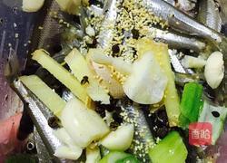 干炸小公鱼的做法图解3