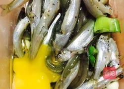 干炸小公鱼的做法图解4