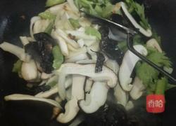 香菇炒杂蔬的做法图解4