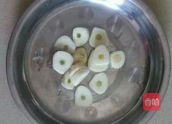 芥兰木耳炒饺的做法图解3