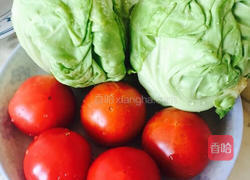 番茄包菜炖排骨的做法图解1