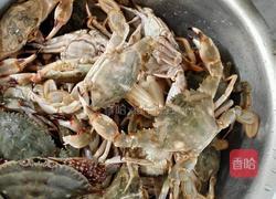 水煮螃蟹的做法图解1