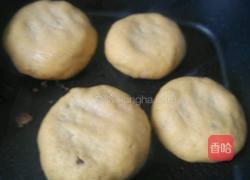 酸菜菜饼子的做法图解3