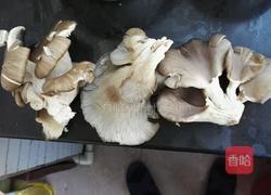 香辣炸鲜蘑的做法图解1