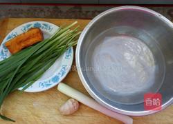 熏干炒韭菜的做法图解1