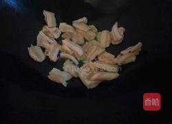 青椒洋葱五花肉的做法图解2