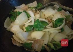 青椒洋葱五花肉的做法图解3